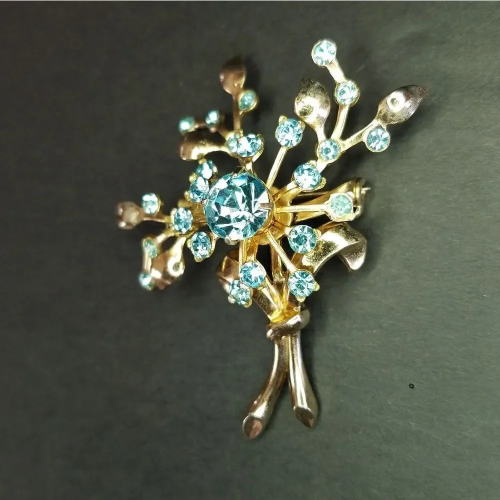 Vintage Signed Coro Pastel Blue Rhinestone Floral Bouquet Gold Tone Brooch Pin